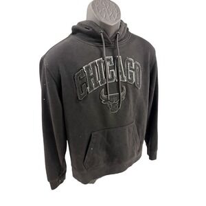 Pro Standard Chicago Bulls Hoodie mens Medium Black Bulls NBA Sweater Pullover‎
